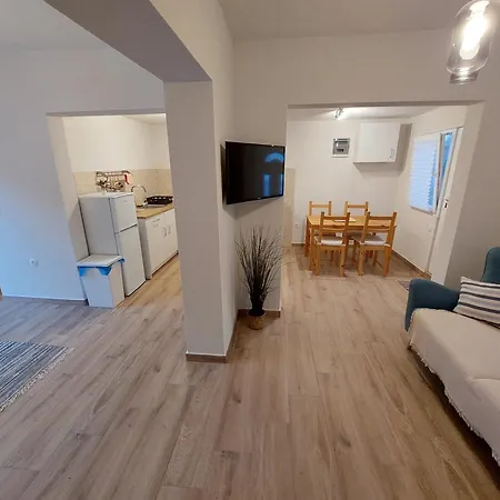 Bay Apartment *